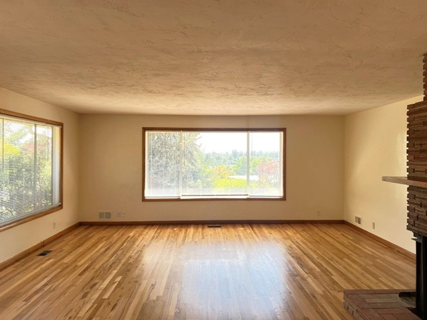 3Bd/2Ba Single Story House – photo 3