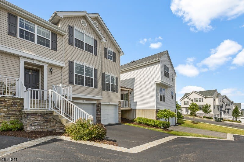 127 Sowers Dr – photo 2