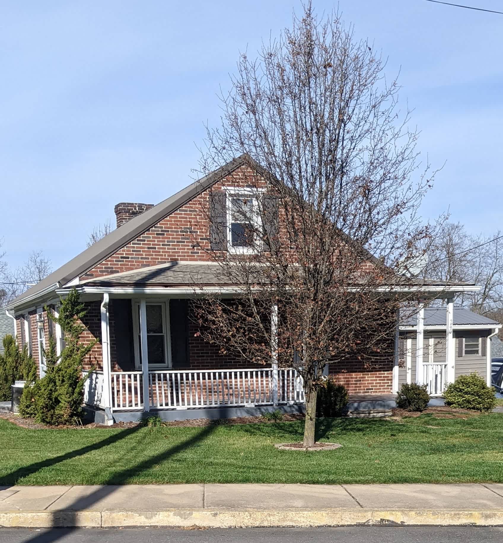 240 E Fulton St – photo 2