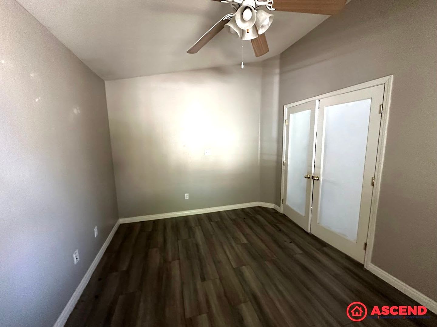 Spacious 3BR/2BA Home – 1,839 Sq Ft with Garage & Gardener Included! – photo 3