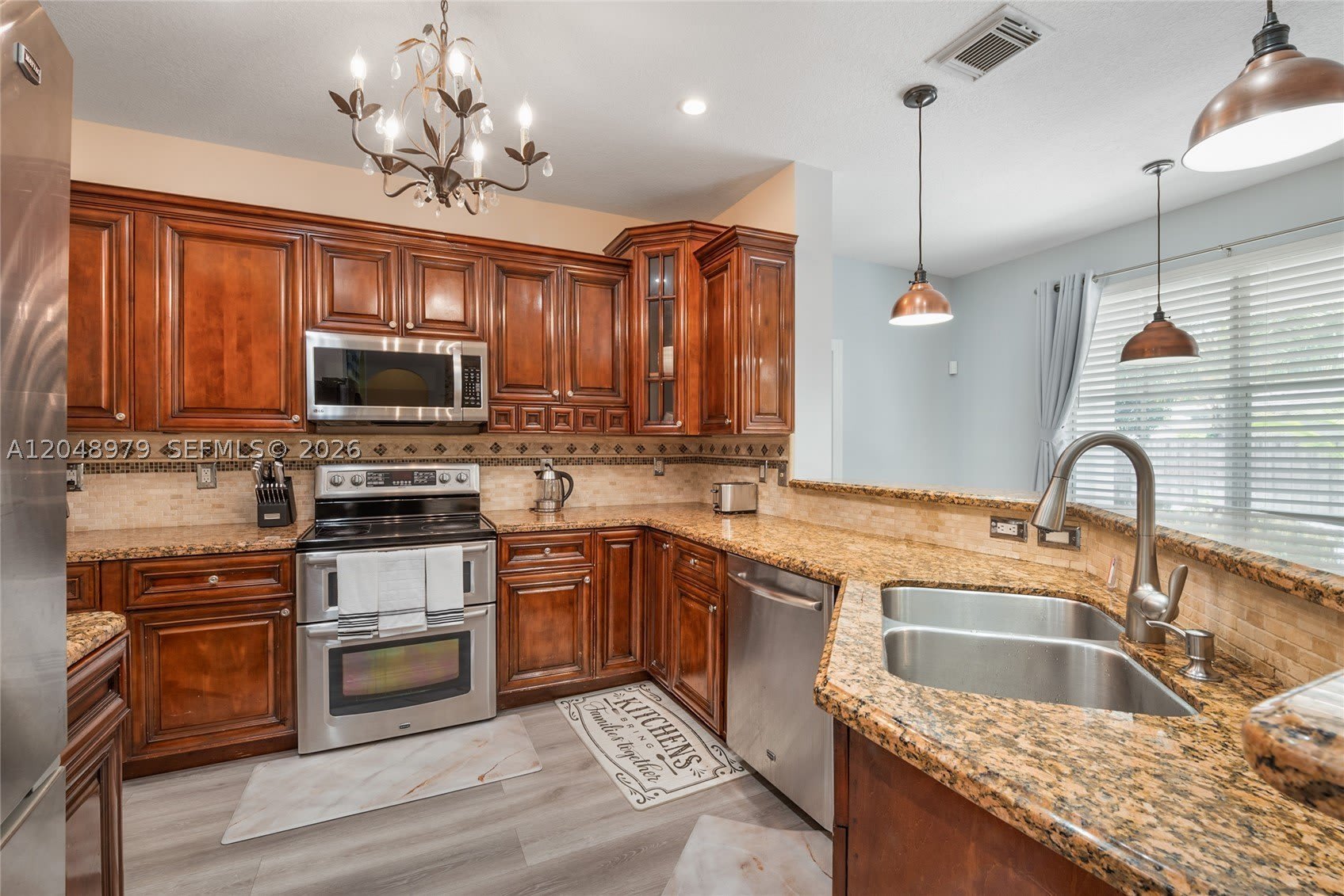 20255 SW 129th Ave – photo 4