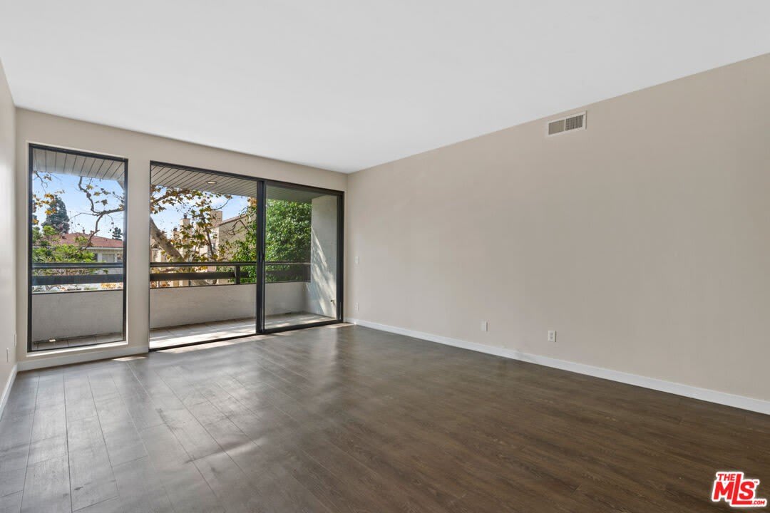1830 Westholme Ave – photo 4