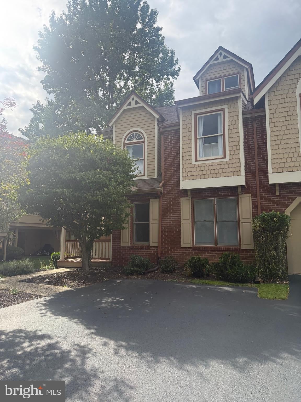 27 MAIN Street – photo 3