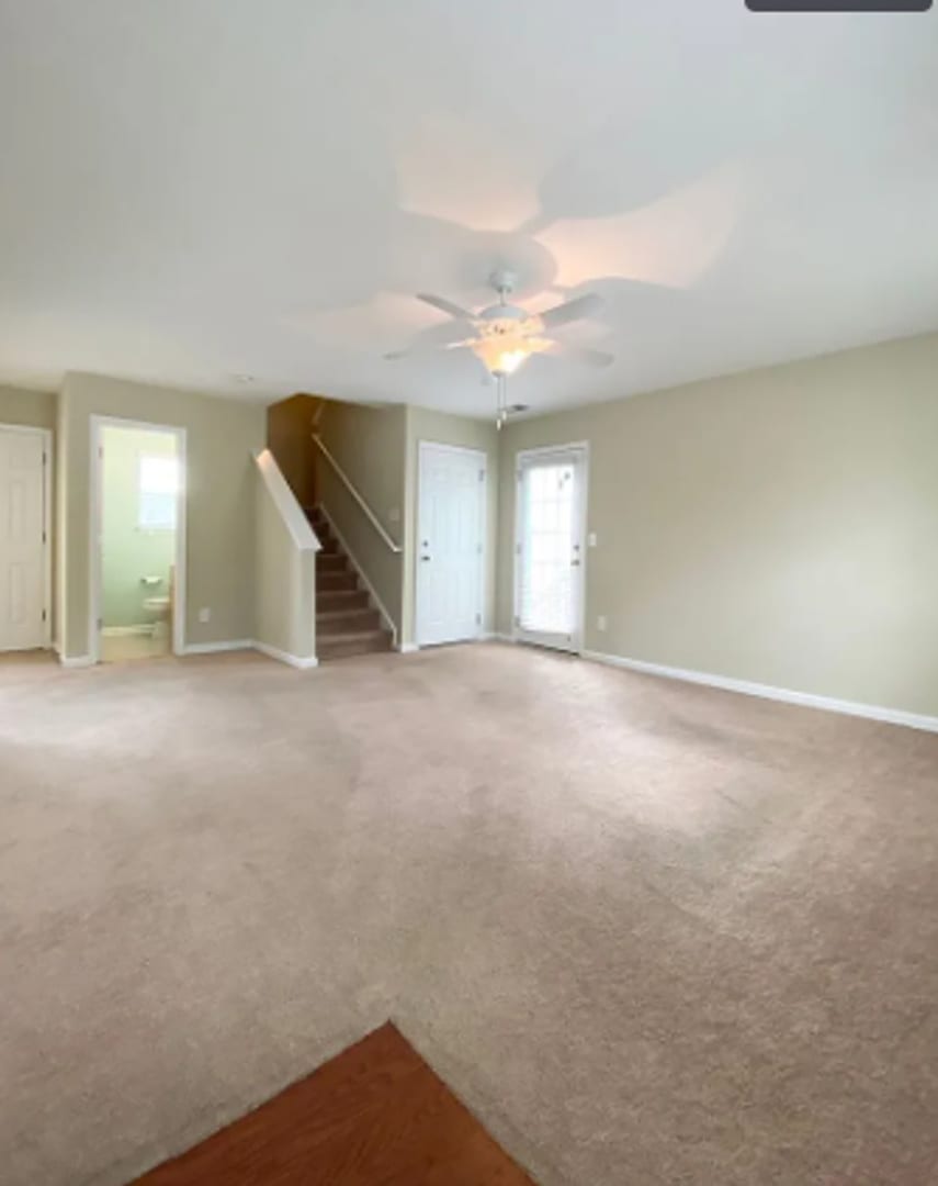 Ready To View Great Location – photo 2