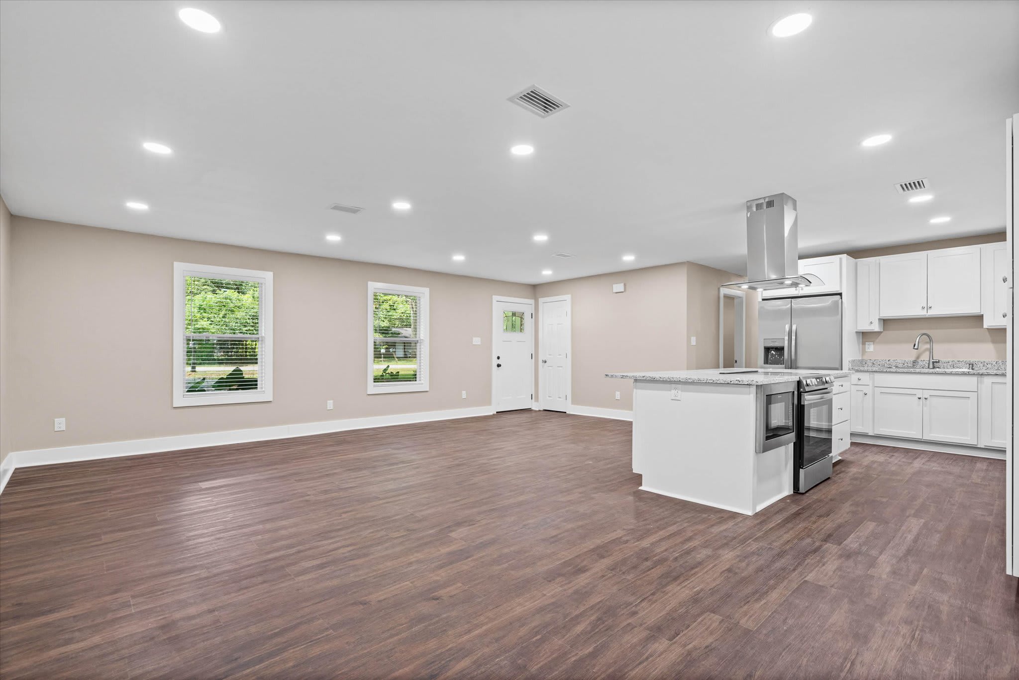 2310 McPhillips Drive – photo 4