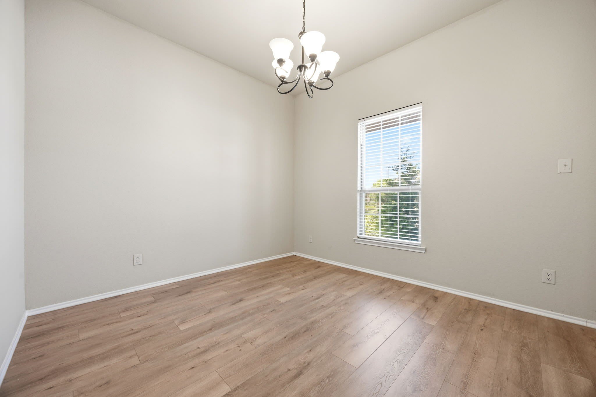 1445 Bateman Lane – photo 5