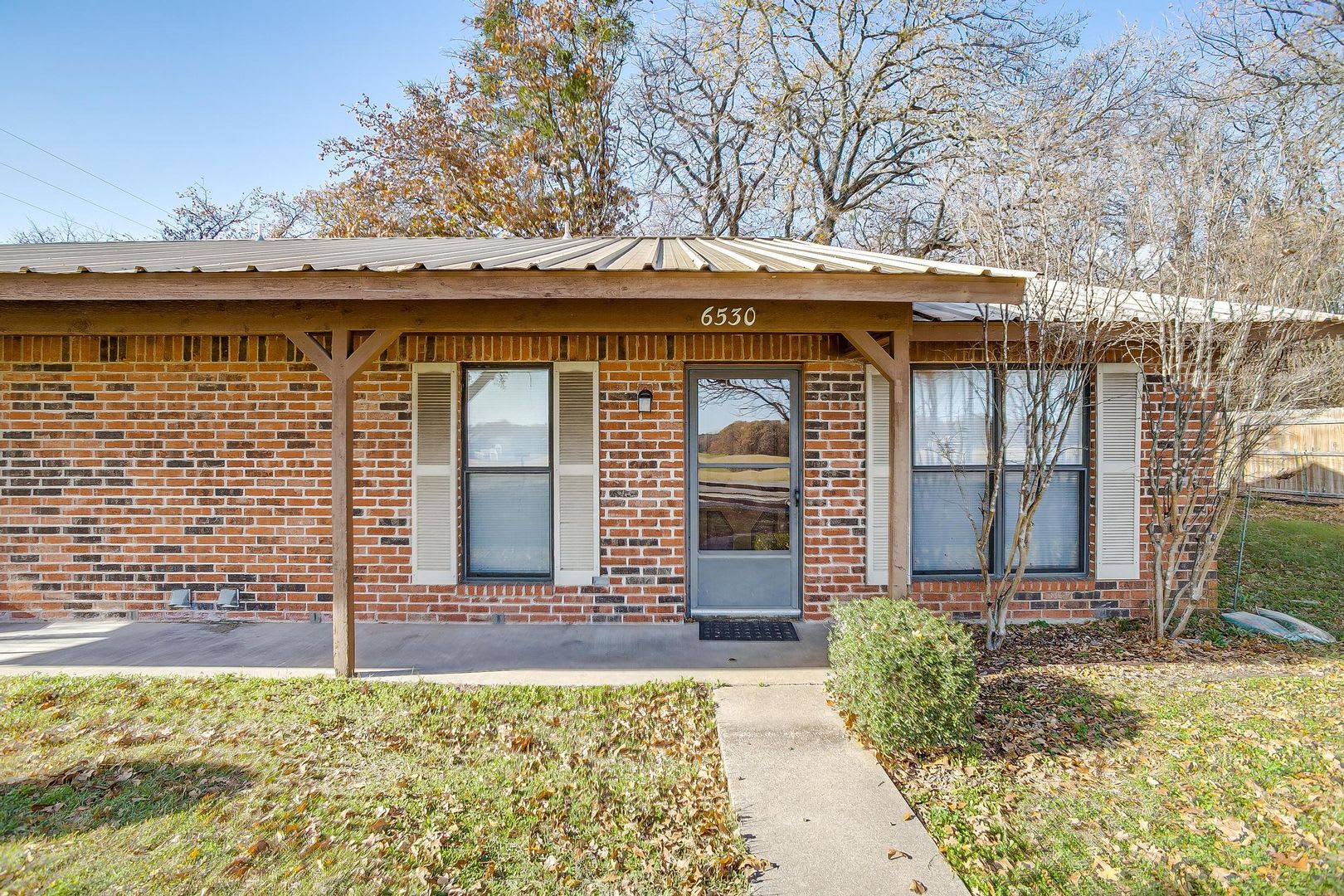 One Side of Very Nice Duplex West Granbury- 2 Bed, 2 Bath- 76049 – photo 1