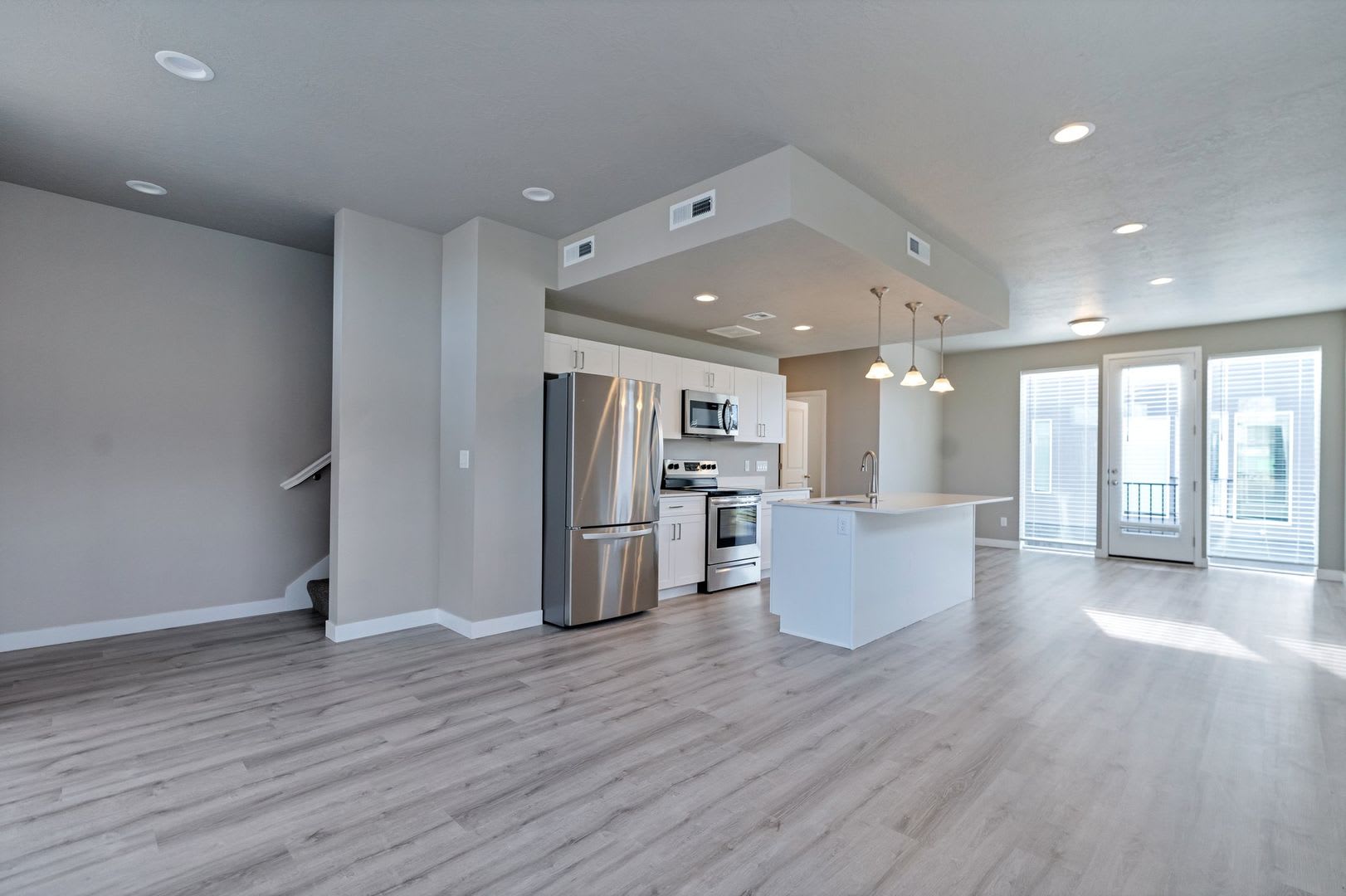 Beautiful 4 Bed 3 Bath Townhome In Great Clearfield Location Available Now – photo 3