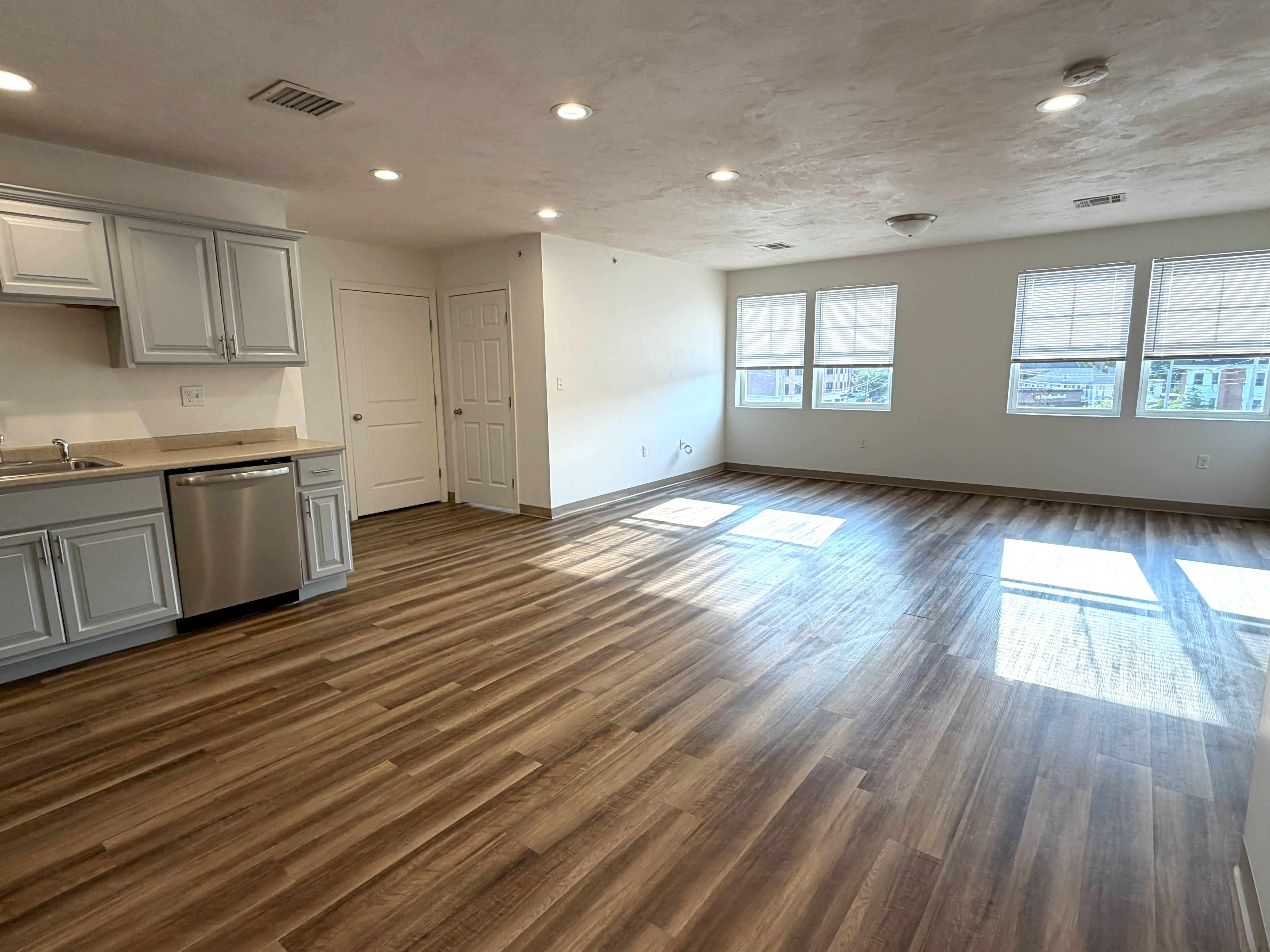 329 East St – photo 4