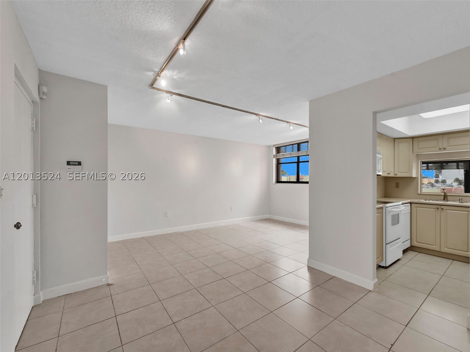 9420 W Flagler St – photo 4