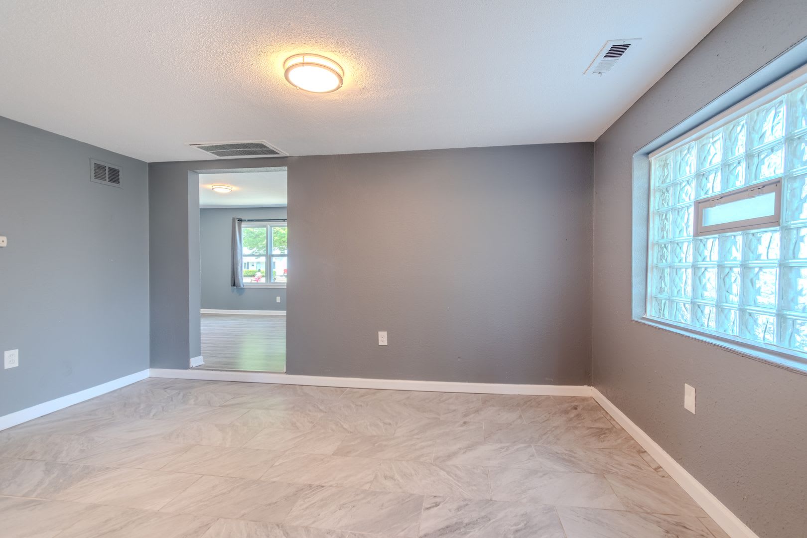 Newly Renovated Warren Gem 3 Bed/1 Bath Ranch – Move In Ready & Available Now! – photo 4