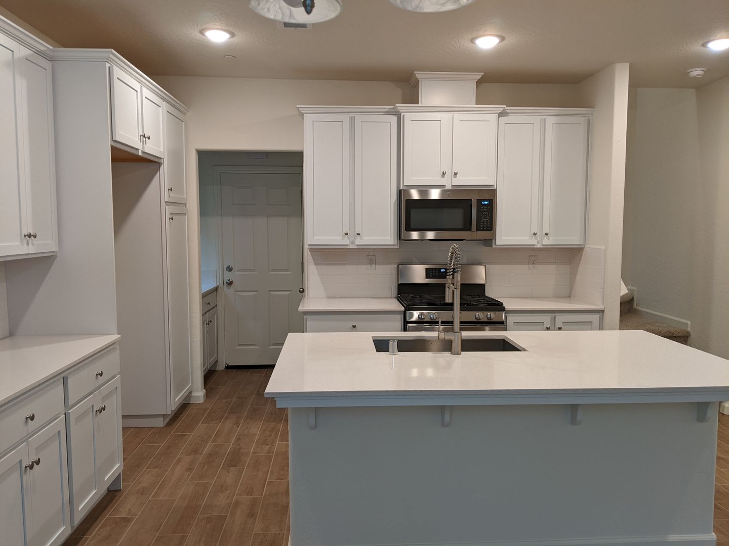 Newer Construction Wilson Home In The Ave Community Offering Nice Features Clovis Schools – photo 4