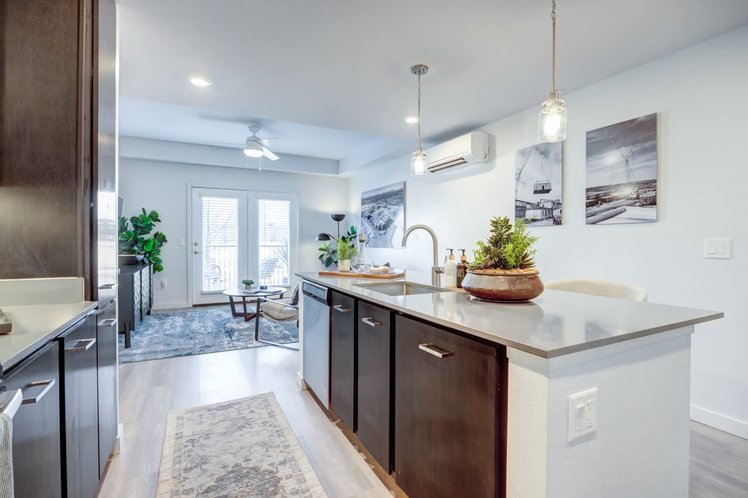 1584 N Wood Street – photo 5