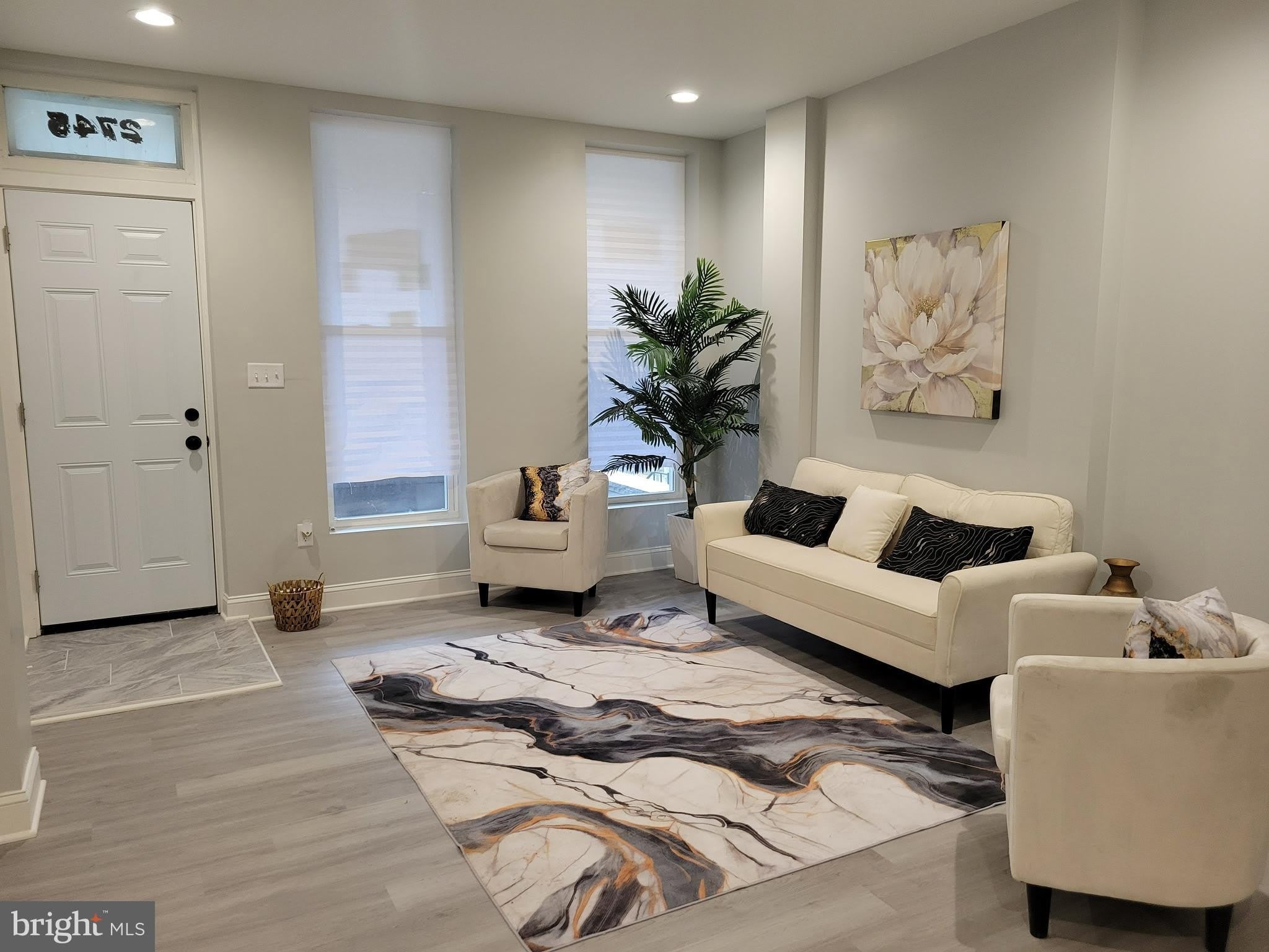 2745 W MOSHER Street – photo 5