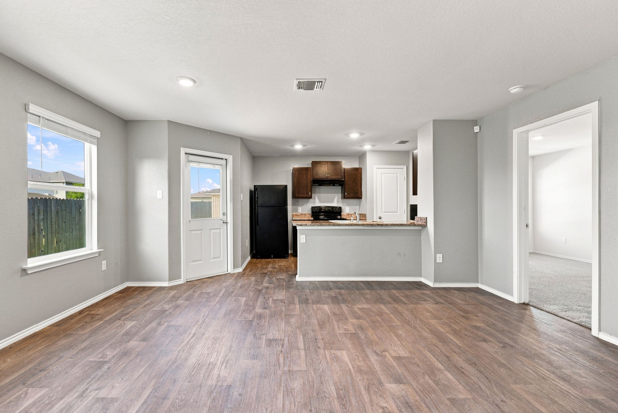 8111 Autares Sq – photo 3