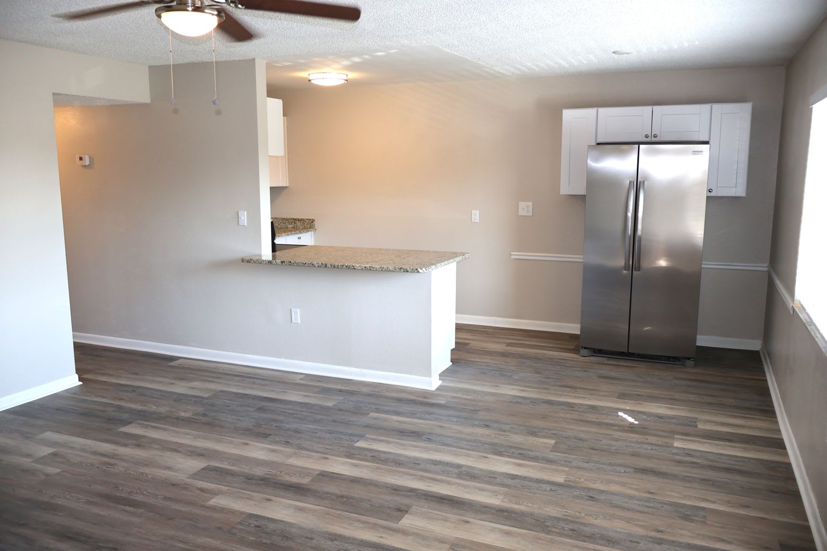 2 bed 1.5 bath condo – photo 3