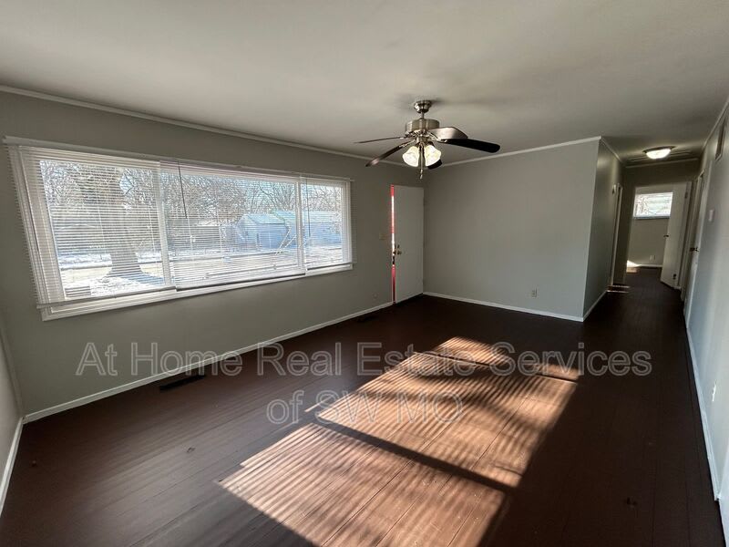 525 W Normal – photo 3