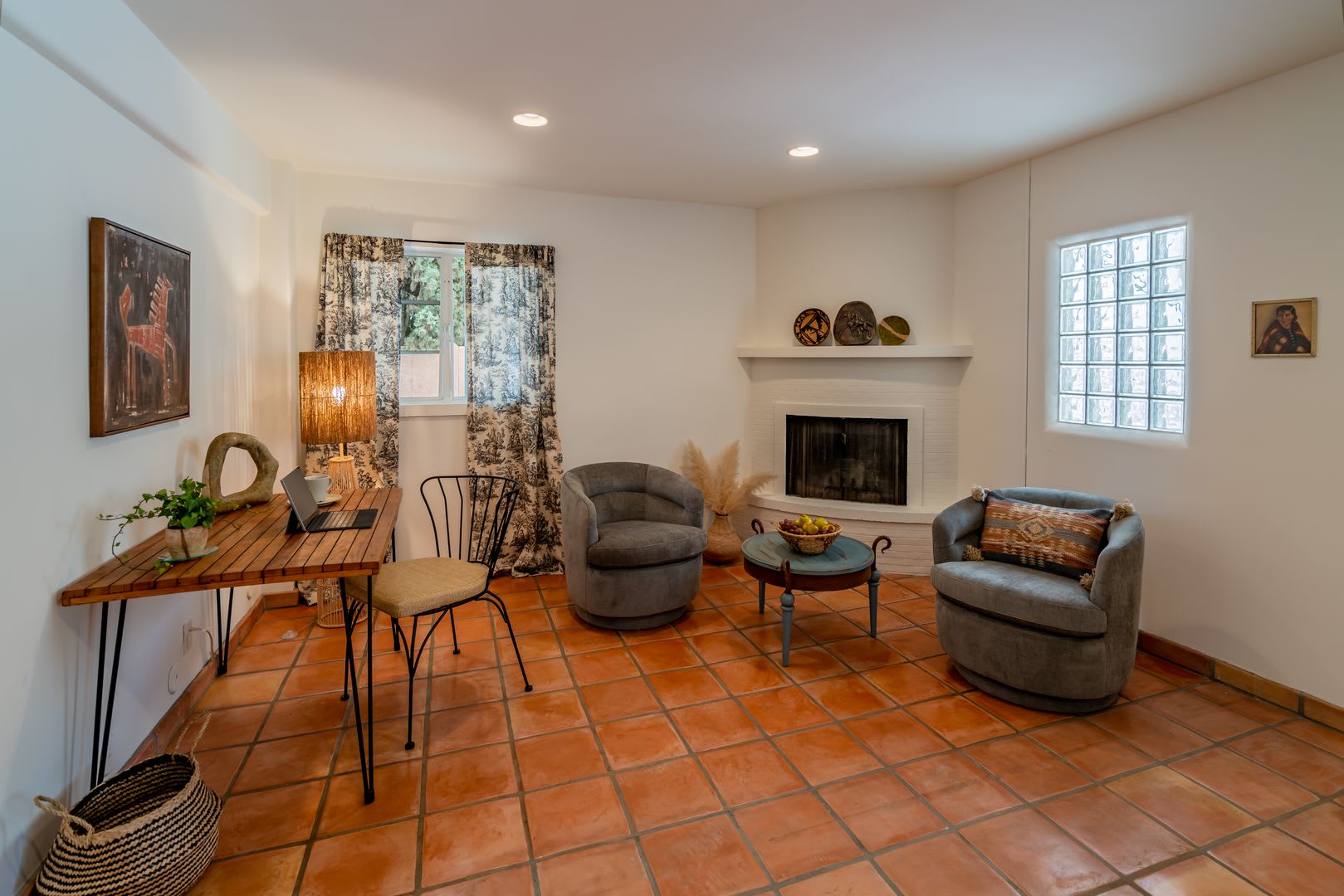 2 Bedroom / 1 Bath Unit Available! – photo 5