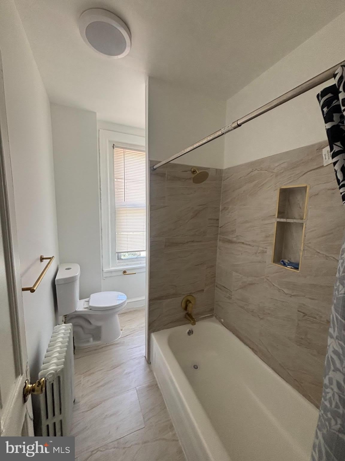 923 HYATT Street – photo 1