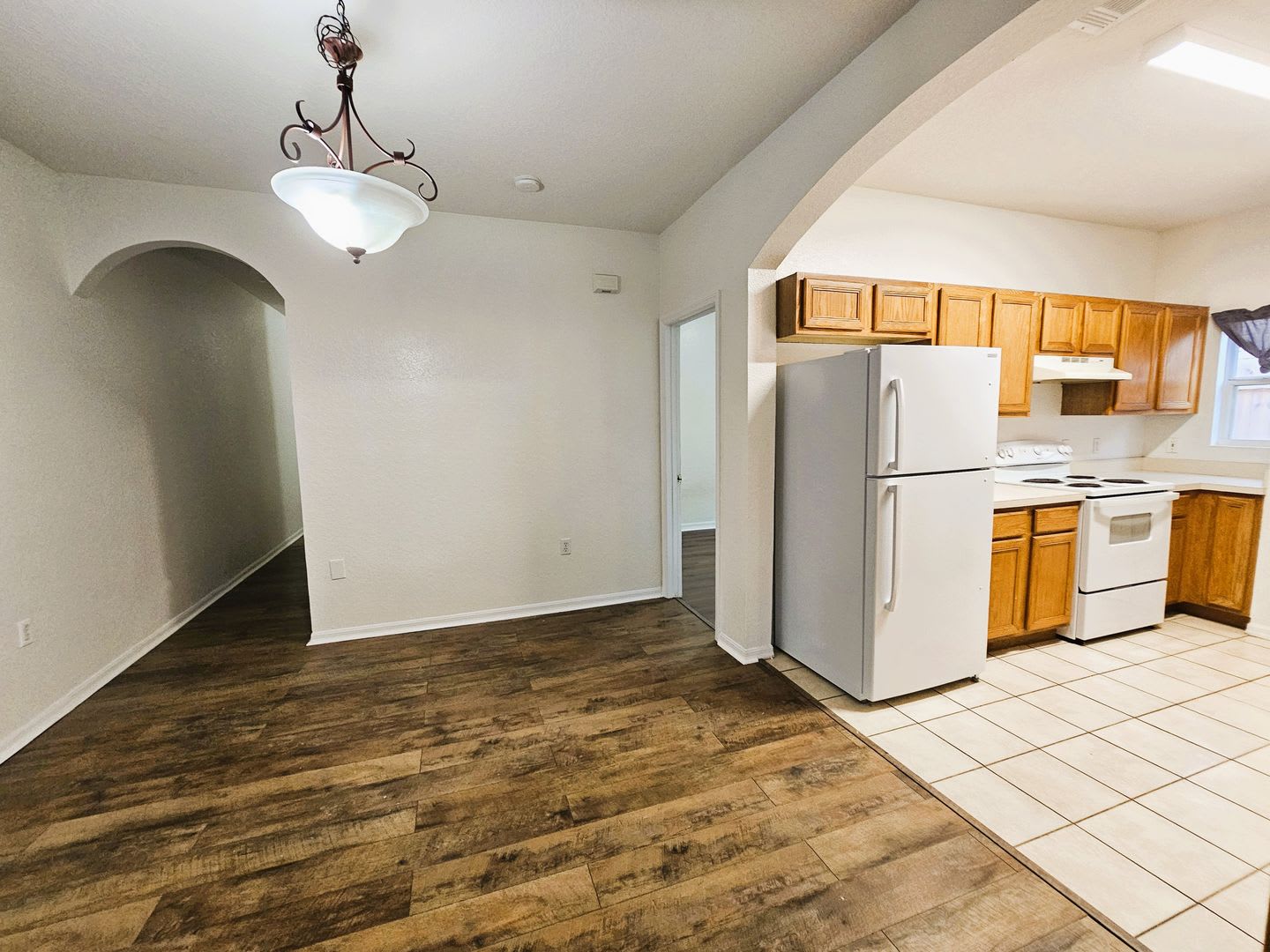 Adorable 2 bedrooms 2 baths recently remodeled rental home available in Groveland – photo 5