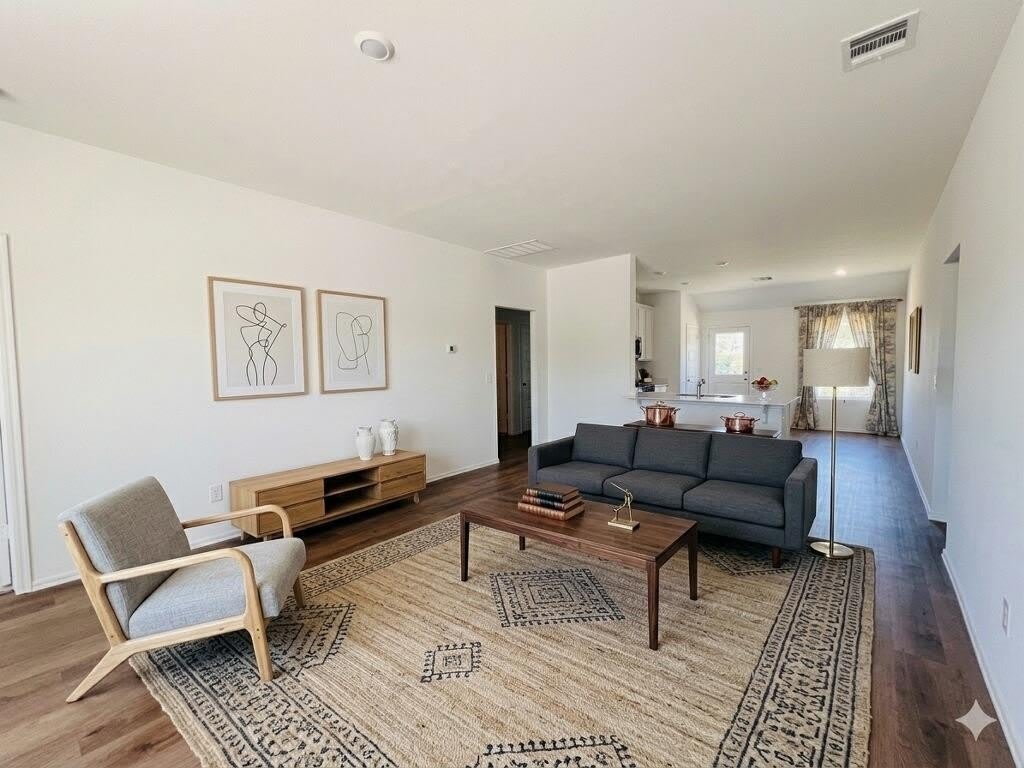 604 Hillsboro Drive – photo 3