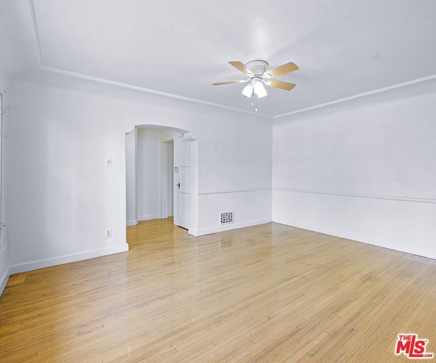 1119 S Crescent Heights Blvd – photo 5