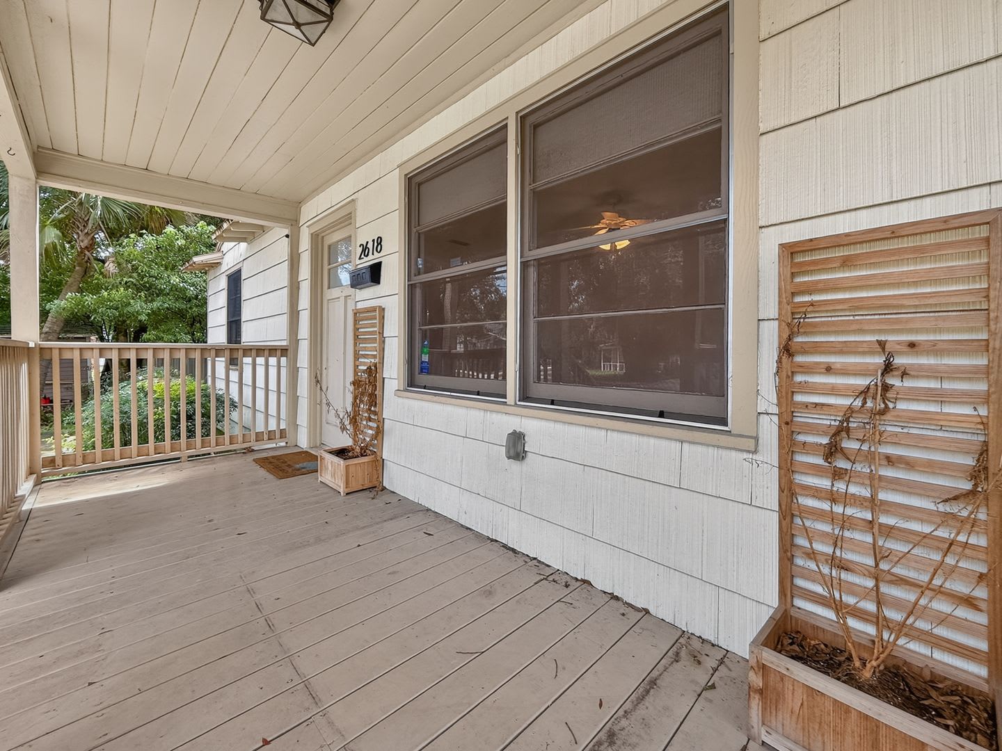 Charming Riverside Home! – photo 4