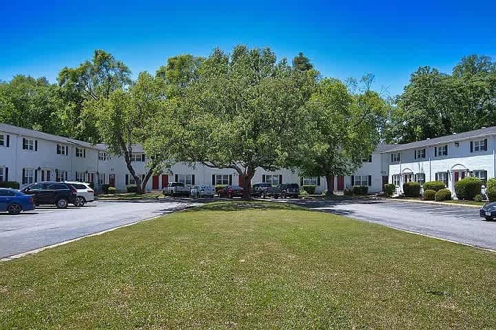 13441 Warwick Boulevard – photo 1