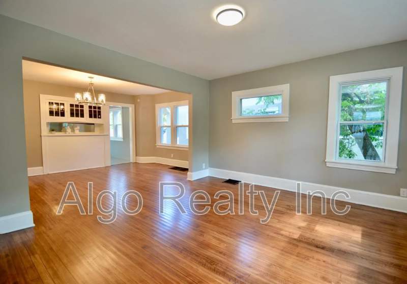 4239 Minnehaha Avenue 1 – photo 2