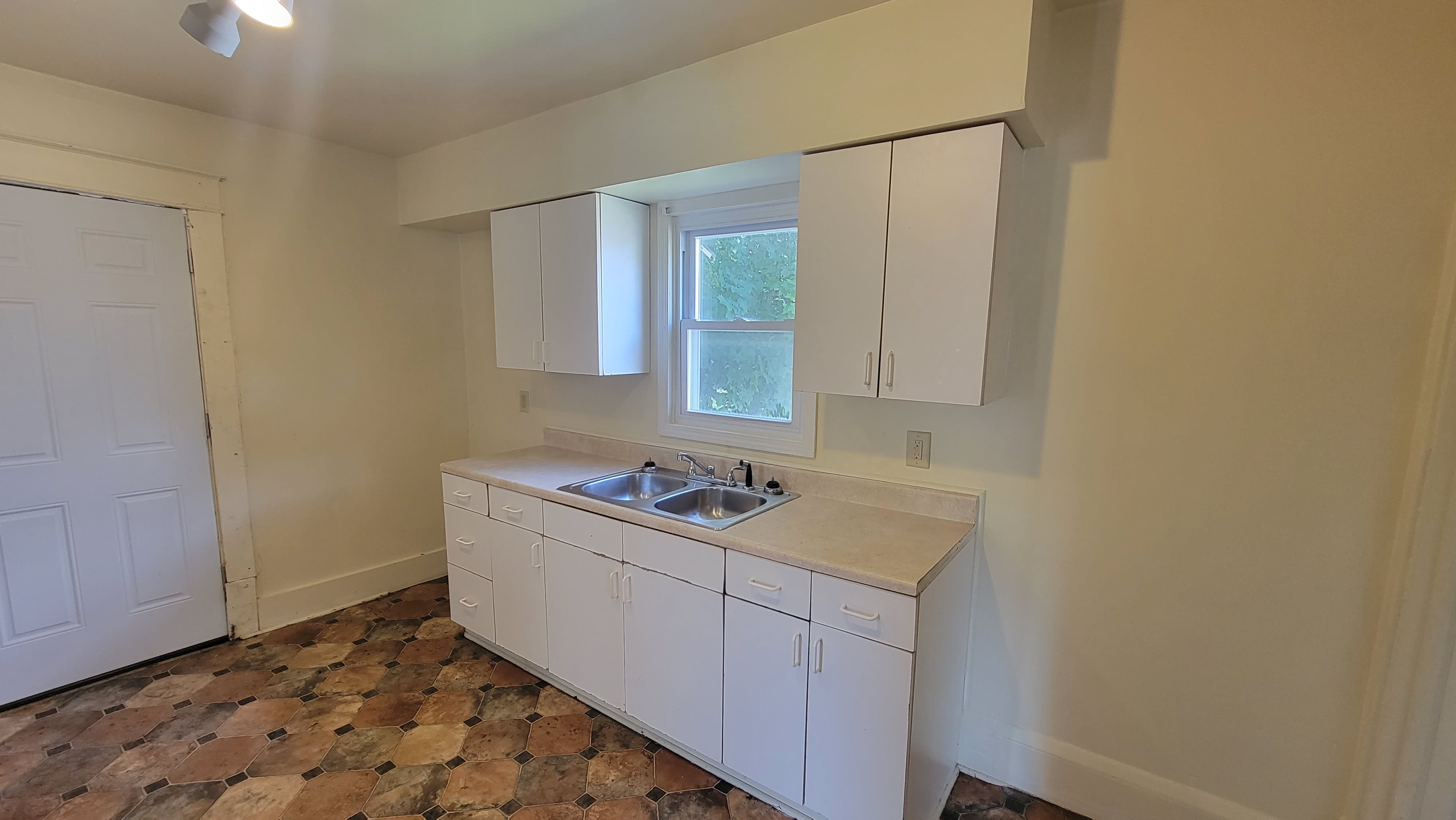 1133 5th Ave – photo 5