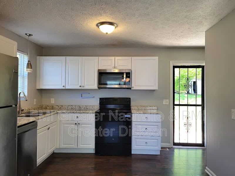 135 Brenda Ln – photo 5