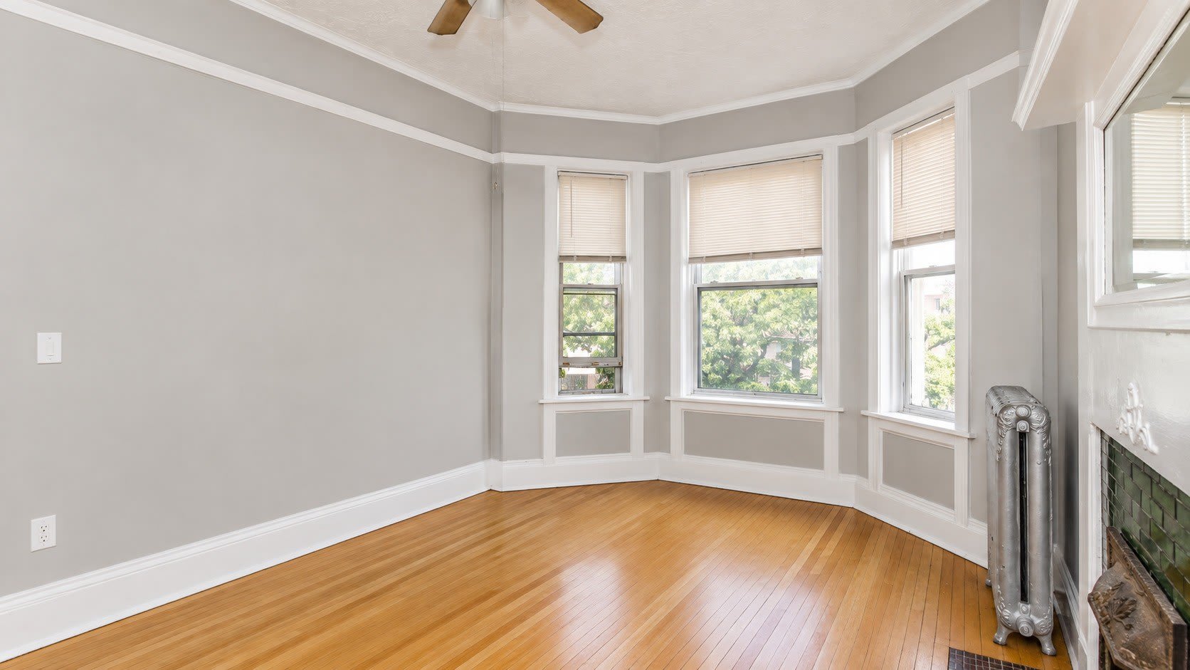 2941 W Belmont Avenue – photo 3