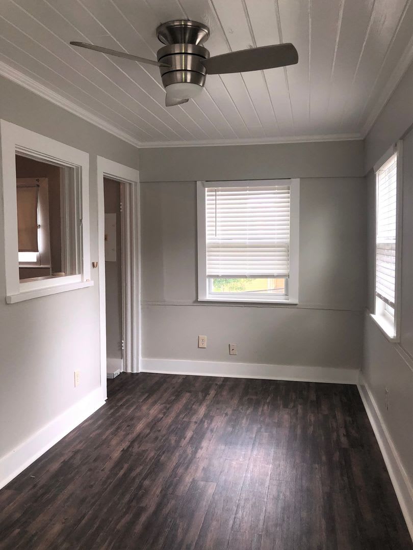 Historic Sanford Second Floor 1Br 1Ba Apartment Available Now – photo 2