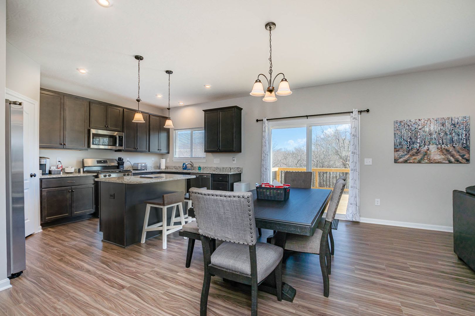 Brand new and fully furnished corporate executive home – photo 3