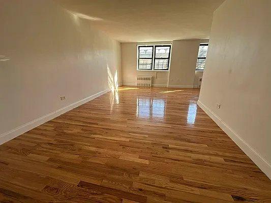 2857 Valentine Avenue – photo 2