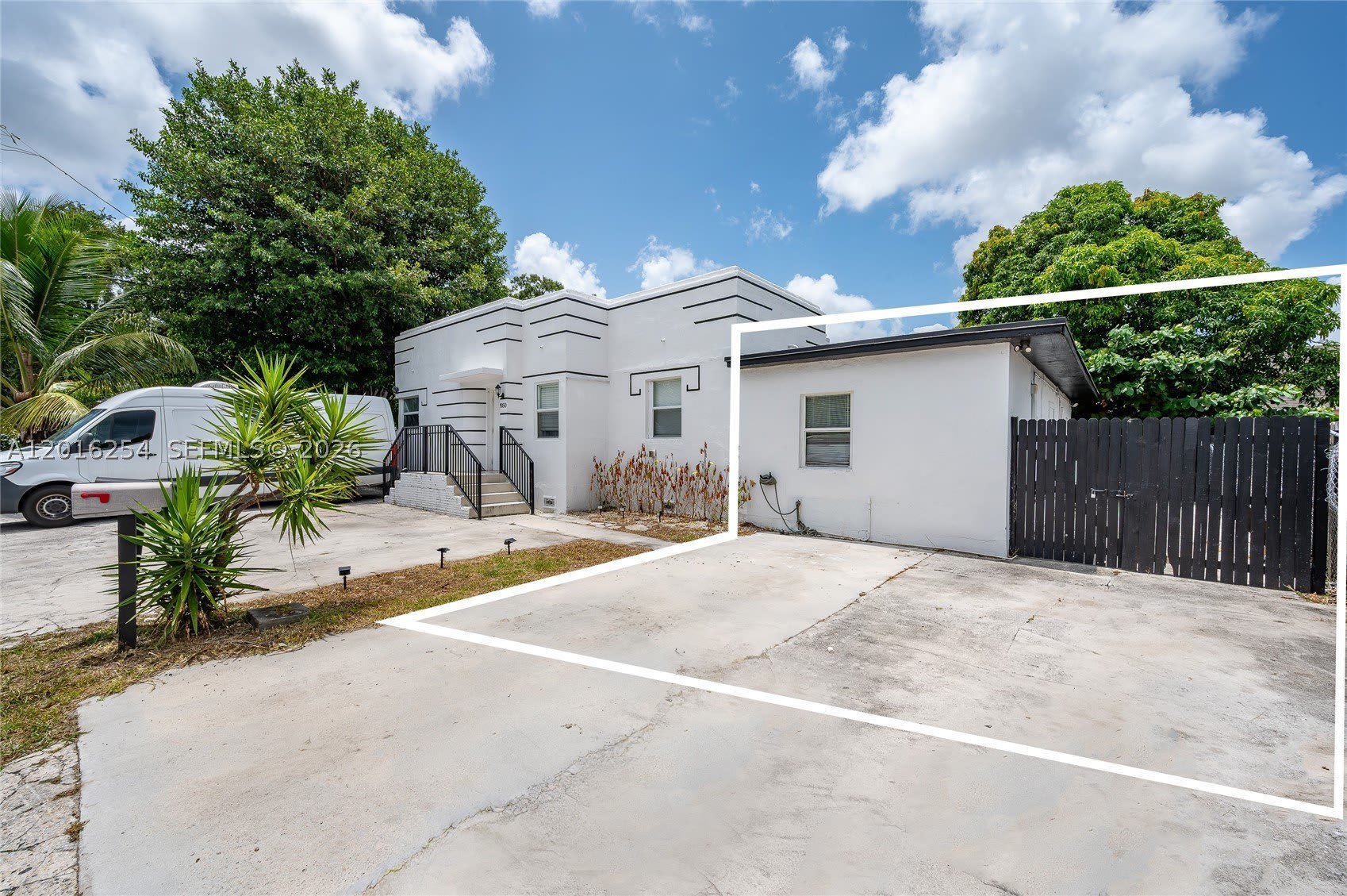 9050 NW 31st Ave – photo 3