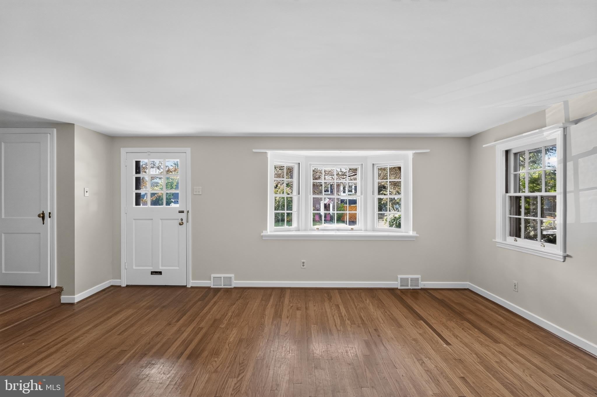 216 HURON Avenue – photo 5