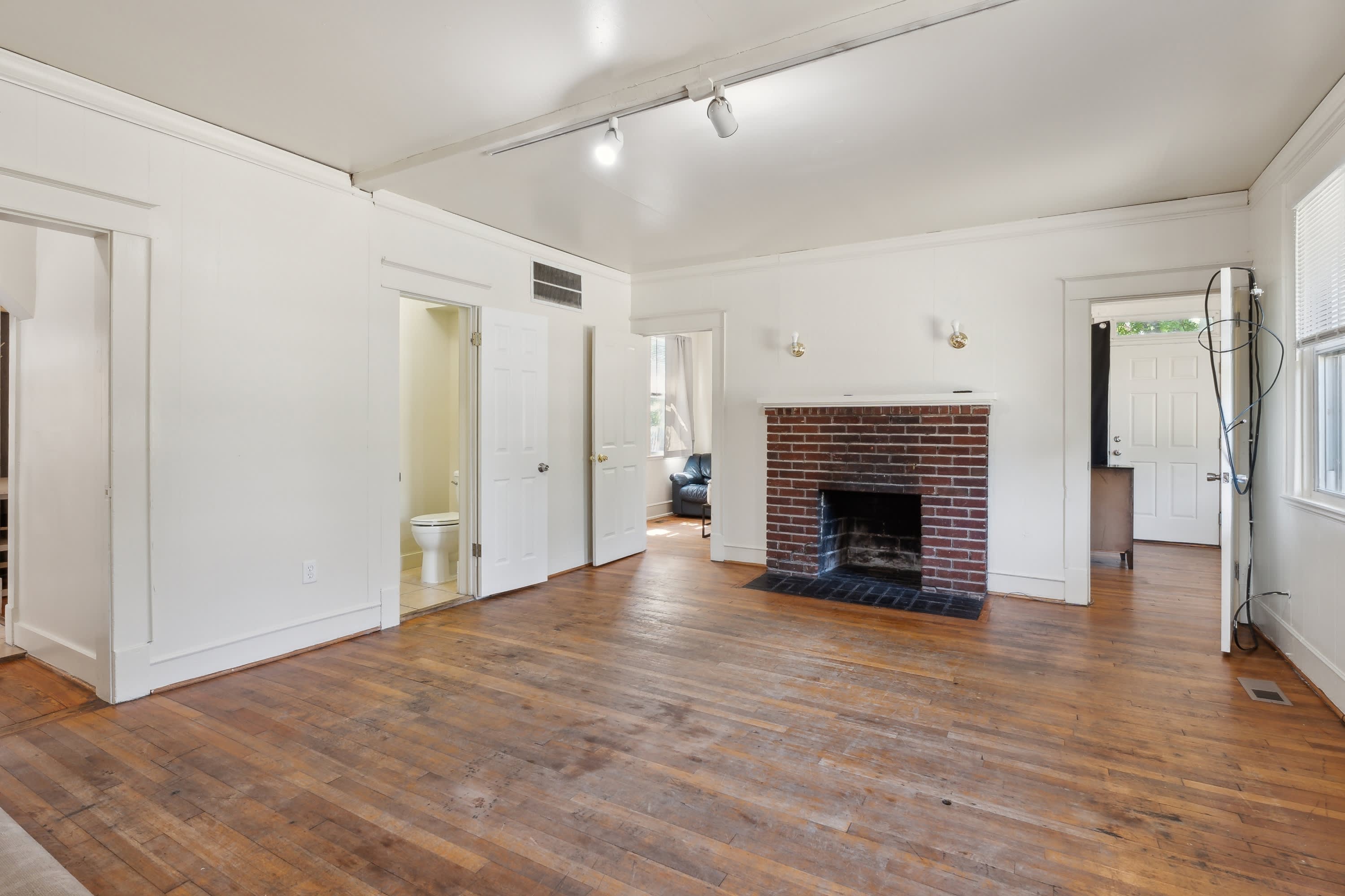 6805 Baltimore Avenue – photo 2