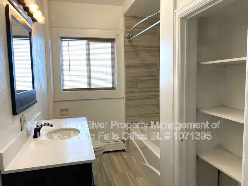 172 E 2nd S – photo 5