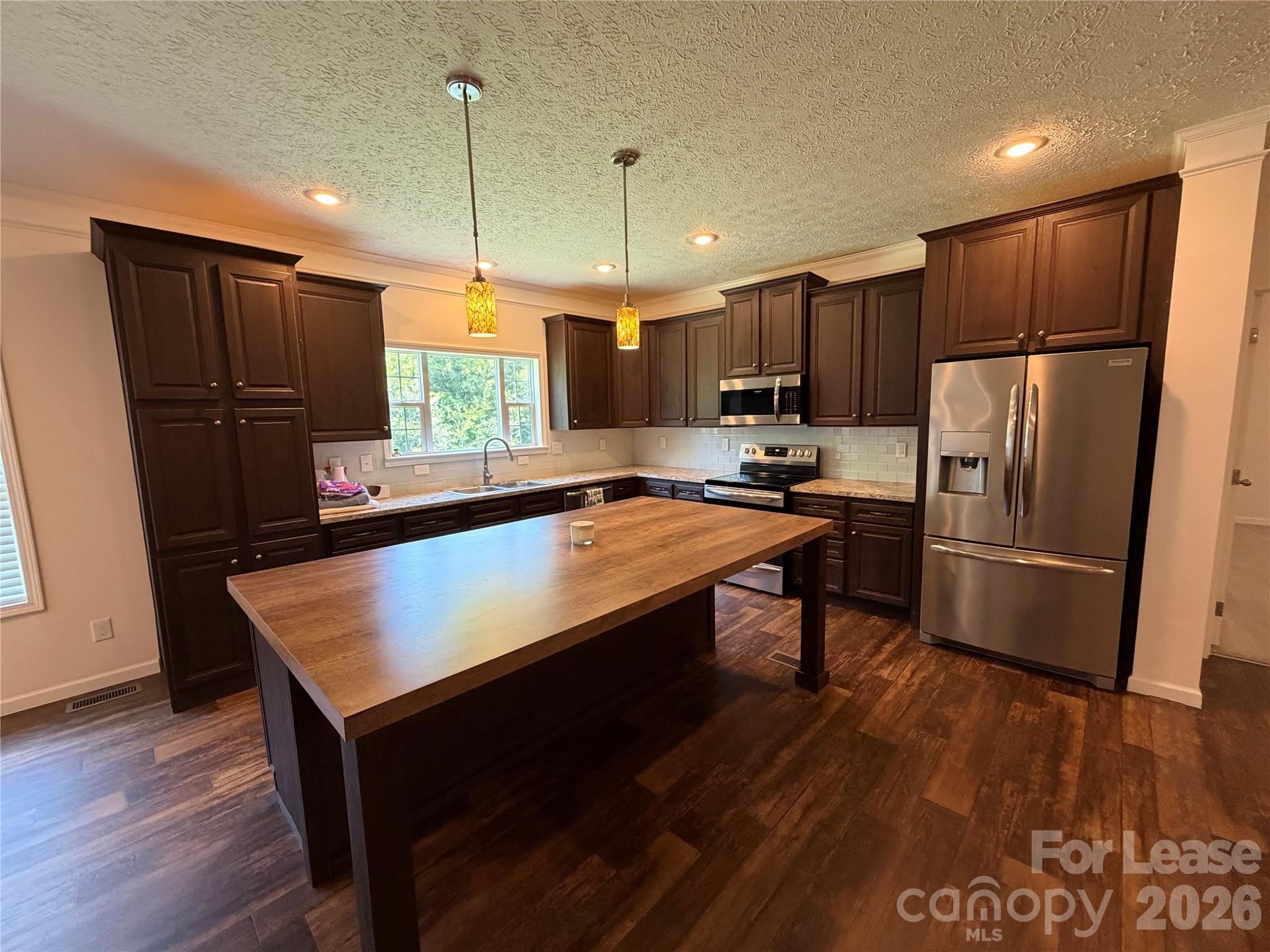 1311 E Memorial Highway – photo 3