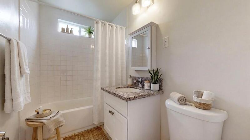 2619 Gates Avenue – photo 4