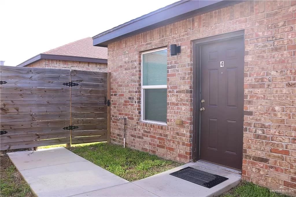 3704 Valeria St – photo 4
