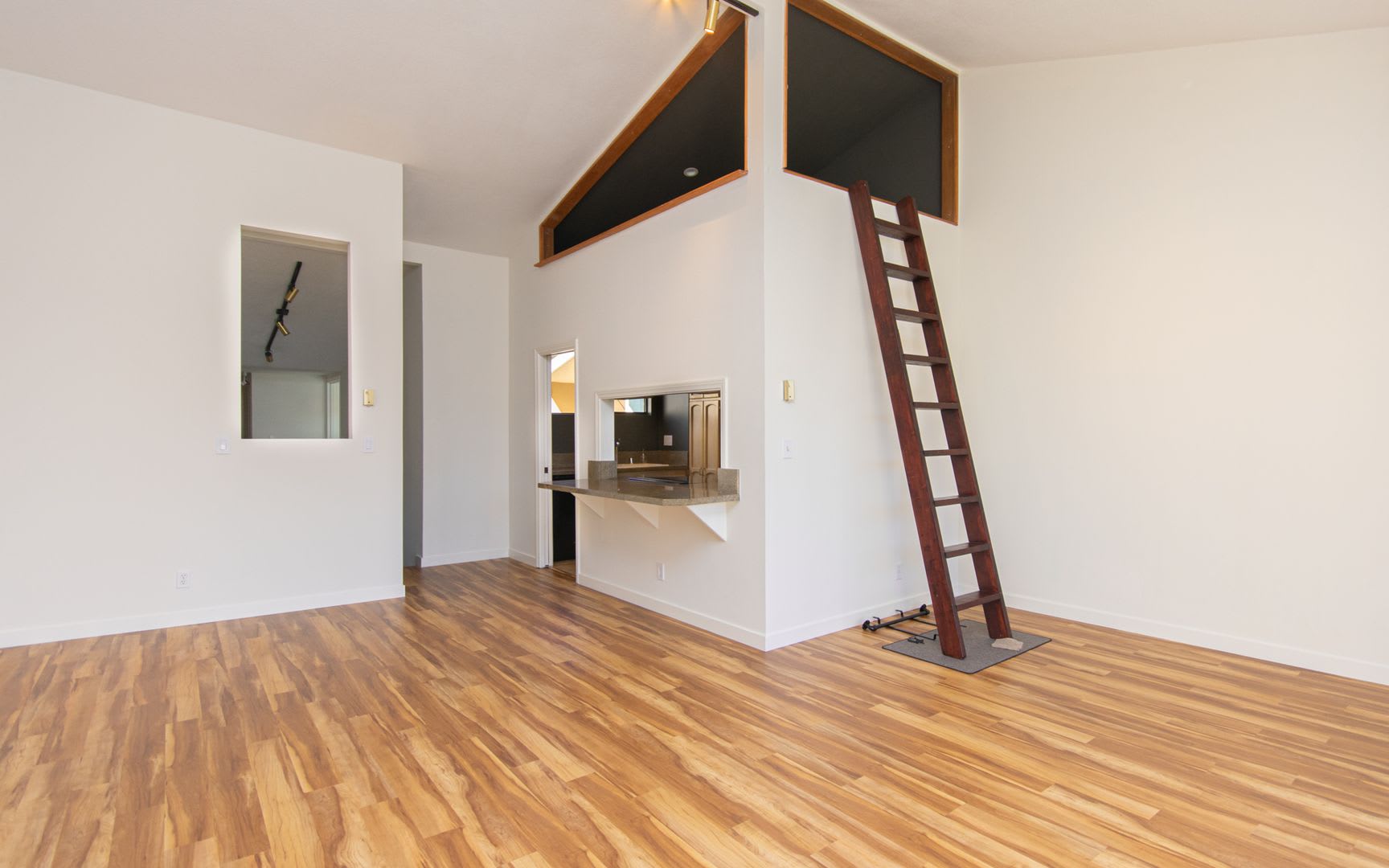 2 Bedroom, 2 Bath Bristol Cove Condo – photo 5