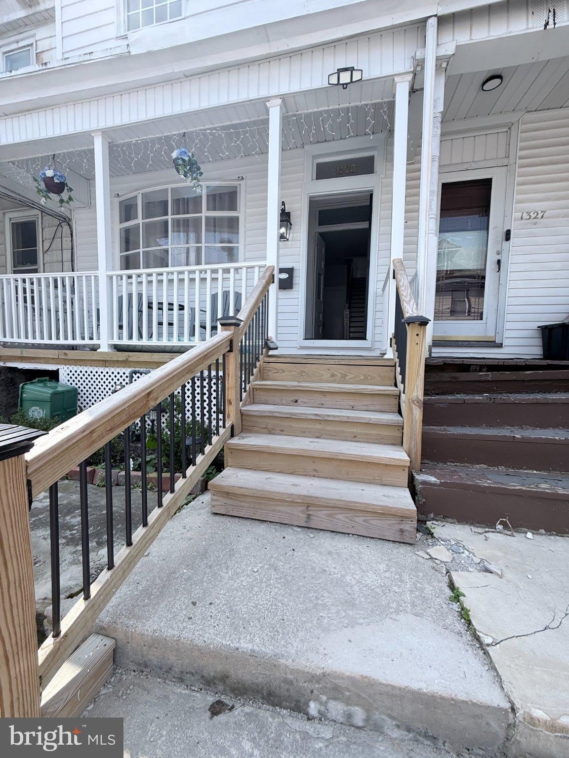 1325 W NORWEGIAN Street – photo 2