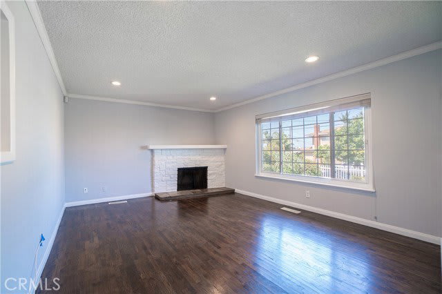 2370 West 239th Street – photo 4