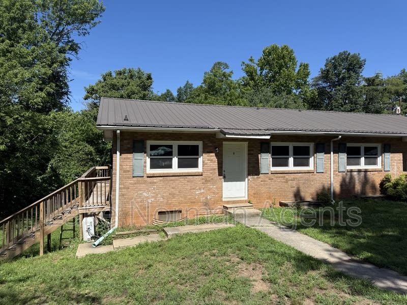 2320 Shade Tree St – photo 1