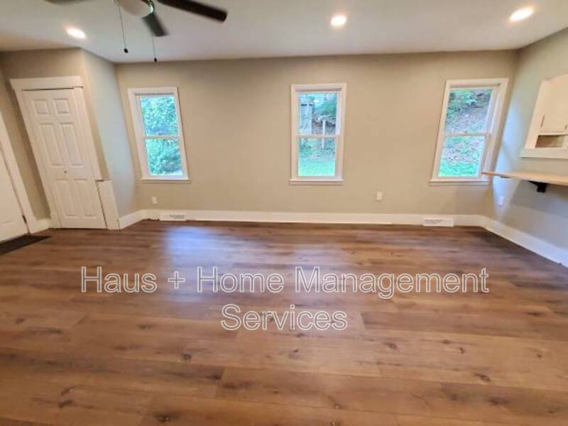 517 Washington Street – photo 4
