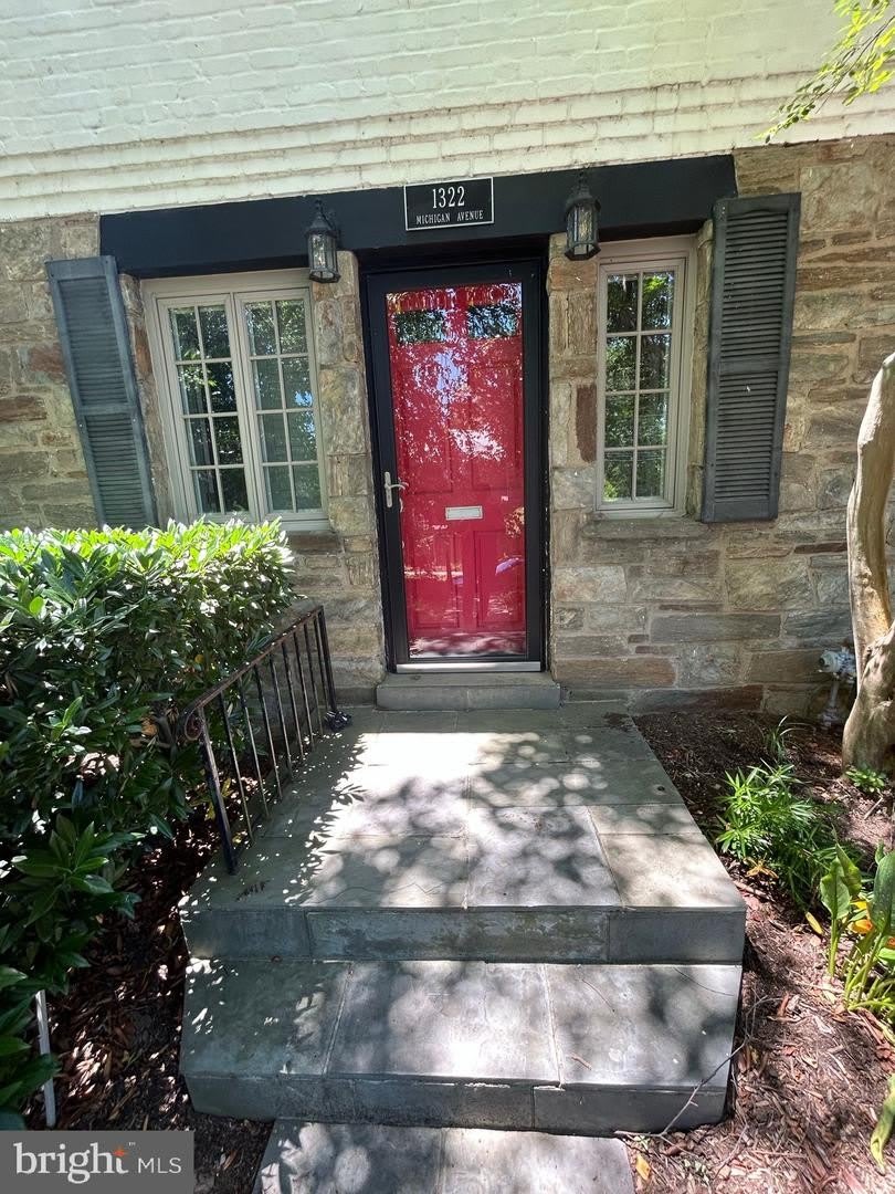 1322 MICHIGAN AVE – photo 2