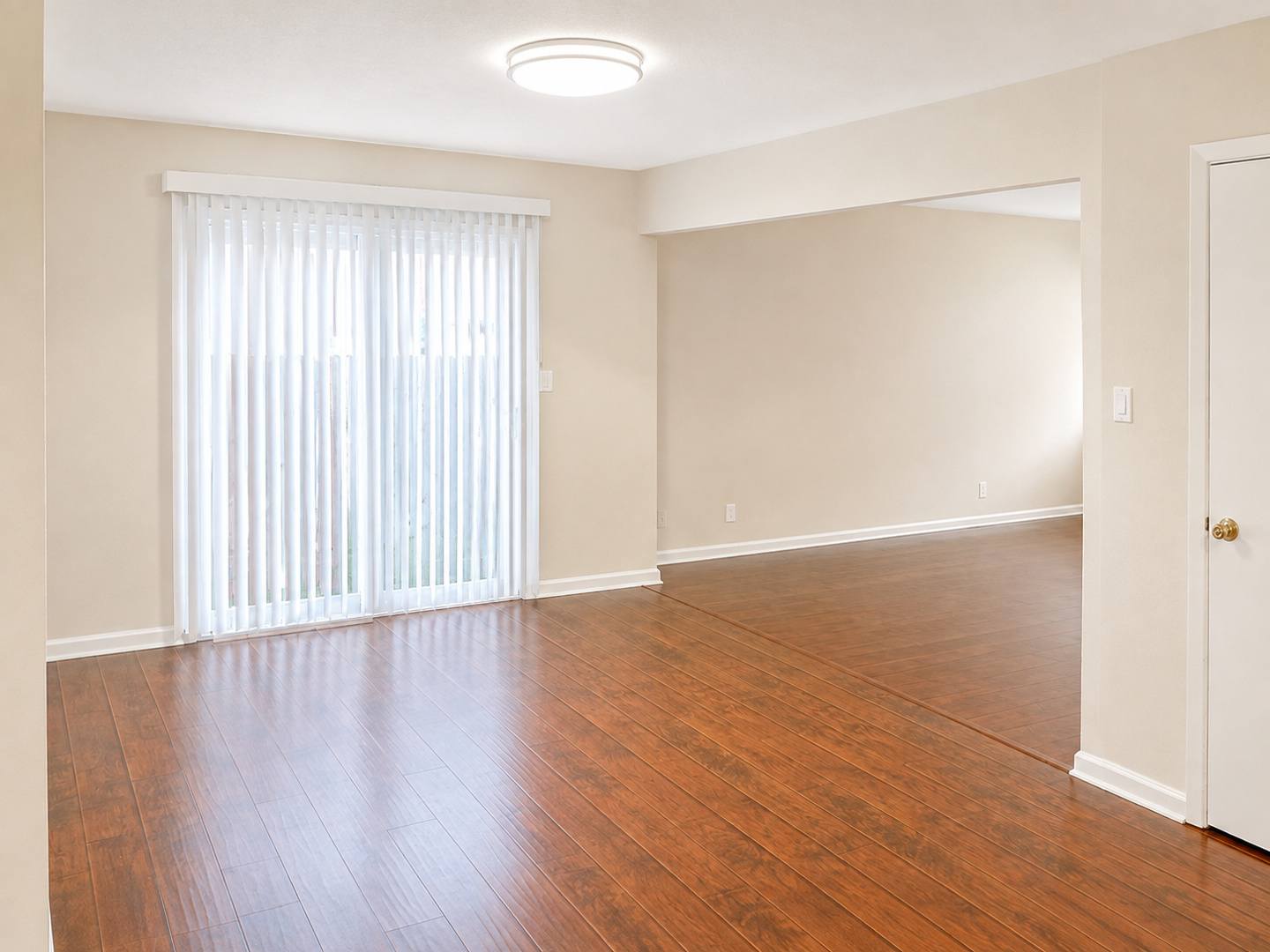 Very Nice 3 bedroom 1 bathroom duplex – photo 4