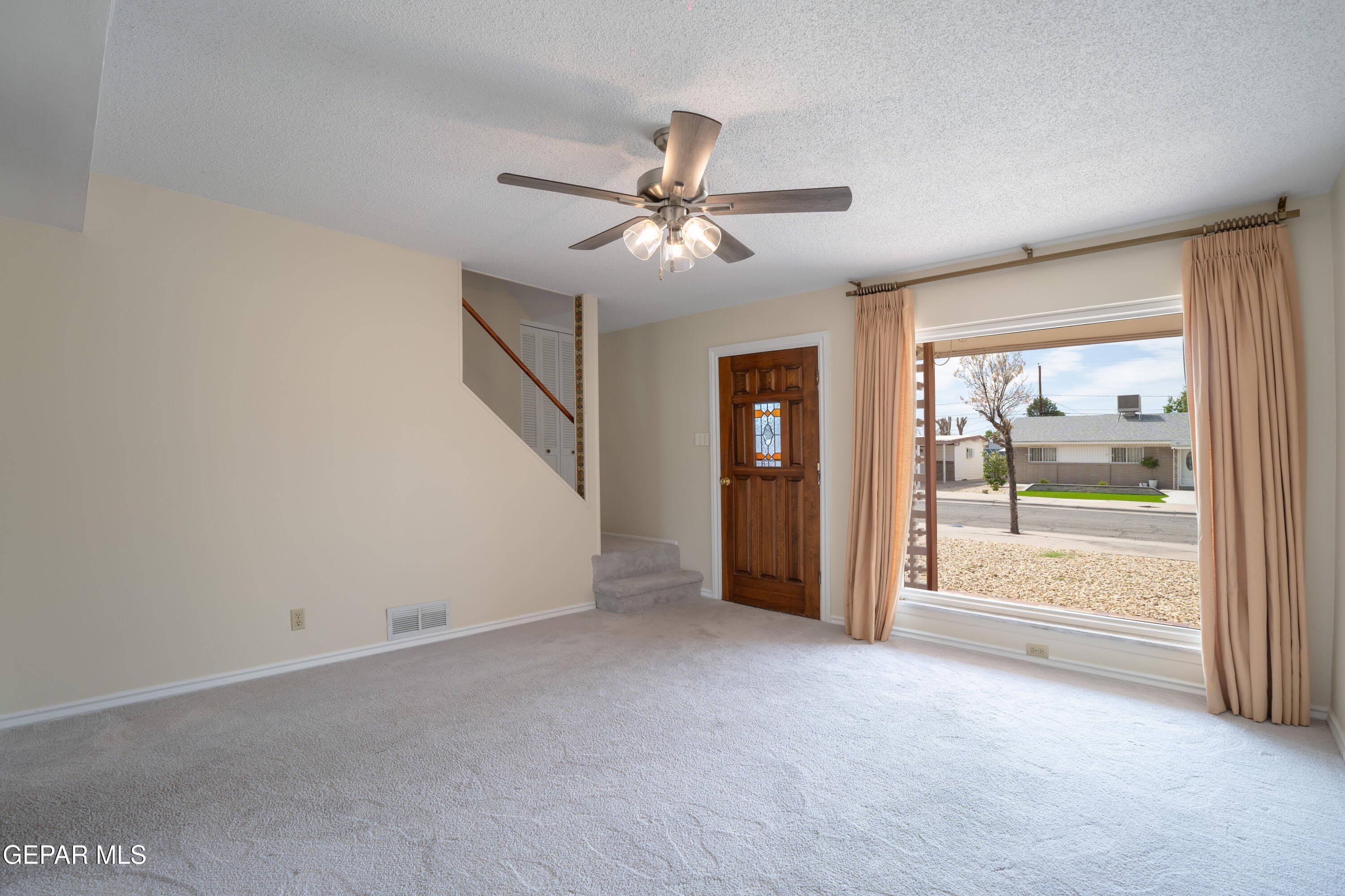 10125 CHEZELLE Drive – photo 5